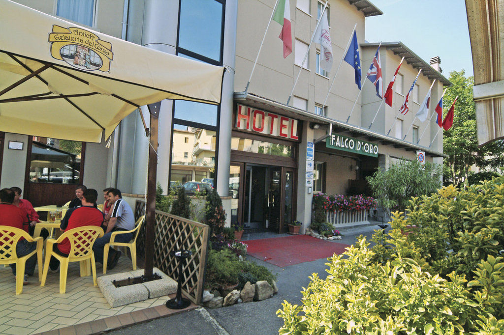Hotel Falco D'Oro Tole Exteriör bild