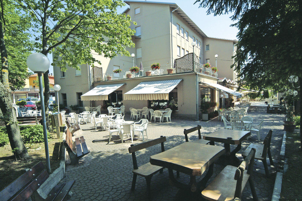 Hotel Falco D'Oro Tole Restaurang bild